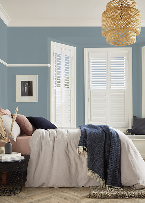 Multi-frame bay window Shutters, with split louvres