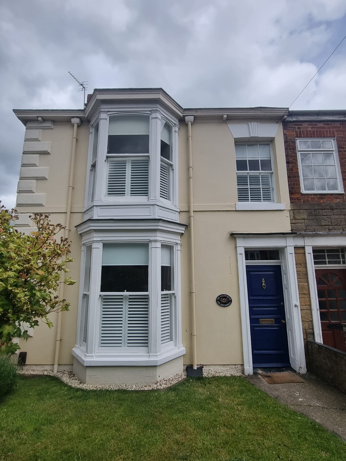 3 bedrooms semi-detached house for sale.